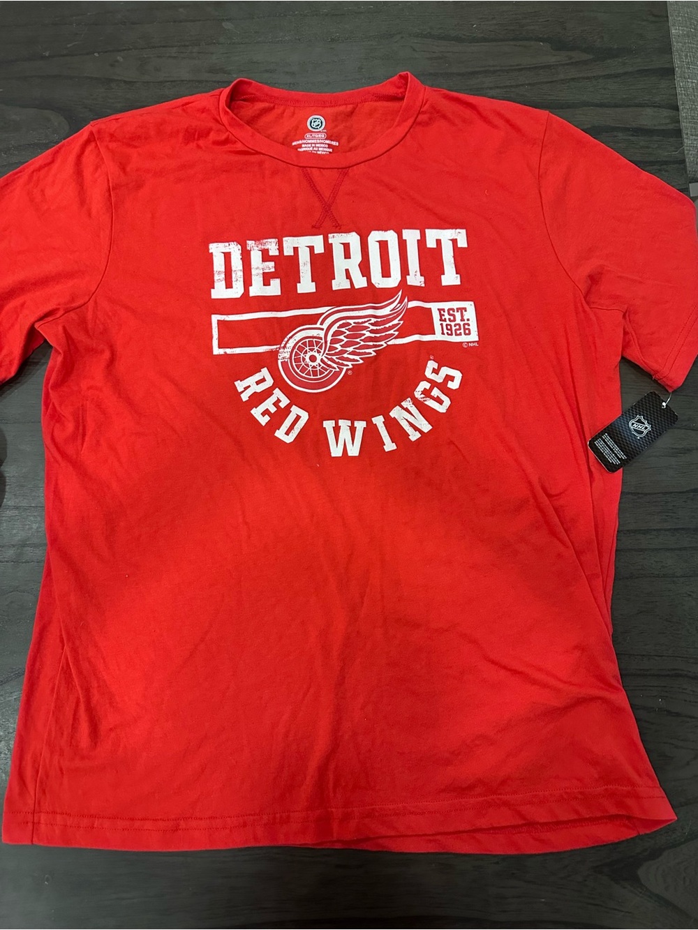 Detroit Red Wings NHL Men’s XL Red/White Shirt Officially Licensed